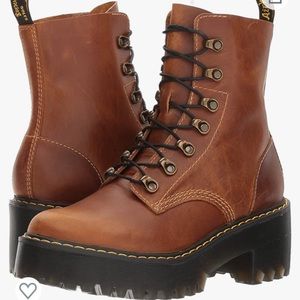 Women’s Dr. Martens Leona boot